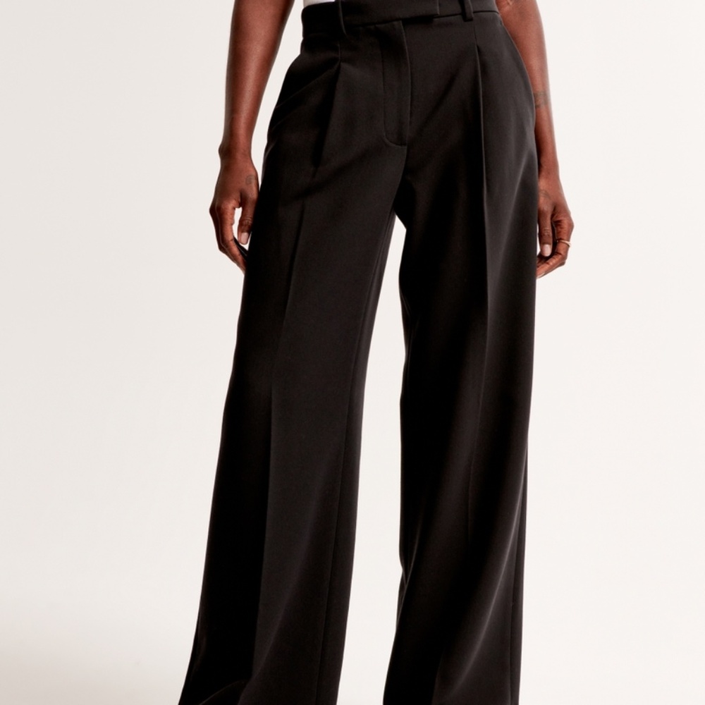 Abercrombie & Fitch Harper Tailored Ultra Wide Leg Pant